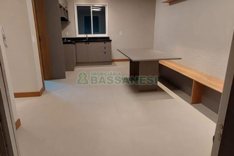 Apartamento com 70m², 3 dormitórios, 2 vagas, no bairro Santa Catarina em Caxias do Sul para Alugar