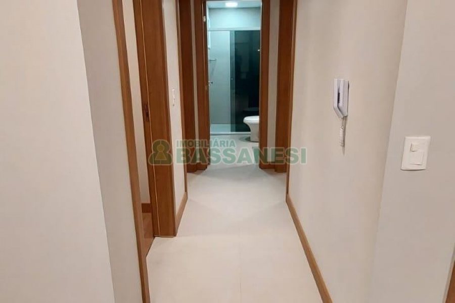 Apartamento com 70m², 3 dormitórios, 2 vagas, no bairro Santa Catarina em Caxias do Sul para Alugar
