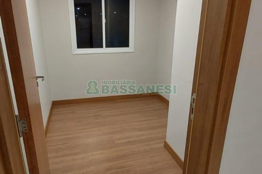 Apartamento com 70m², 3 dormitórios, 2 vagas, no bairro Santa Catarina em Caxias do Sul para Alugar