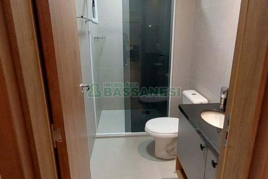 Apartamento com 70m², 3 dormitórios, 2 vagas, no bairro Santa Catarina em Caxias do Sul para Alugar