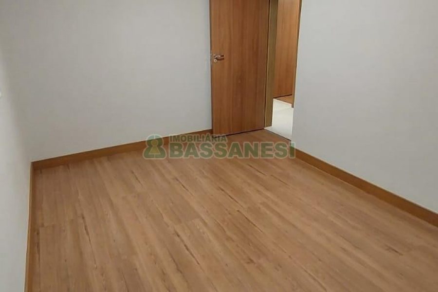 Apartamento com 70m², 3 dormitórios, 2 vagas, no bairro Santa Catarina em Caxias do Sul para Alugar