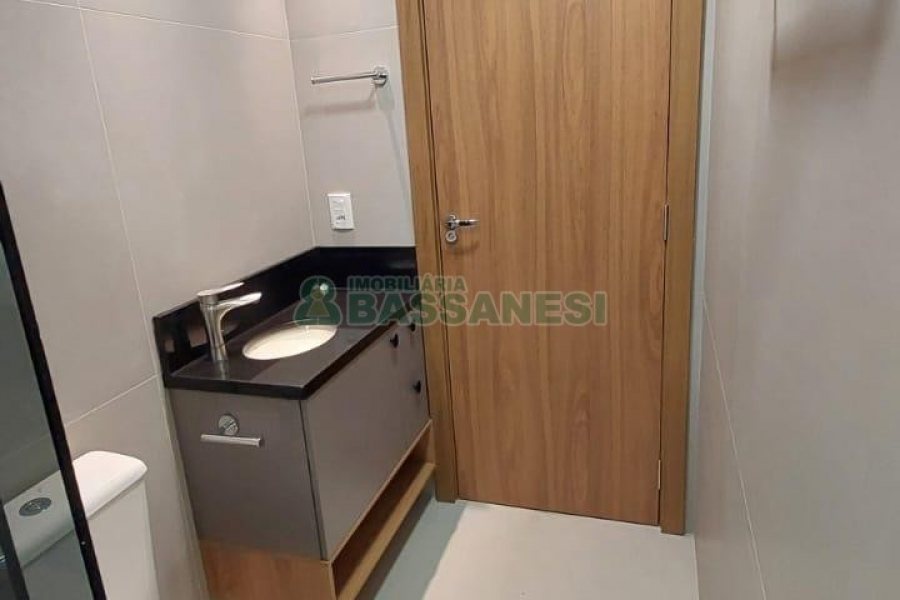 Apartamento com 70m², 3 dormitórios, 2 vagas, no bairro Santa Catarina em Caxias do Sul para Alugar