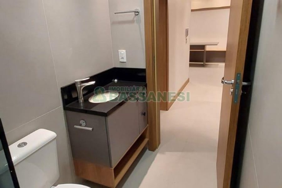 Apartamento com 70m², 3 dormitórios, 2 vagas, no bairro Santa Catarina em Caxias do Sul para Alugar