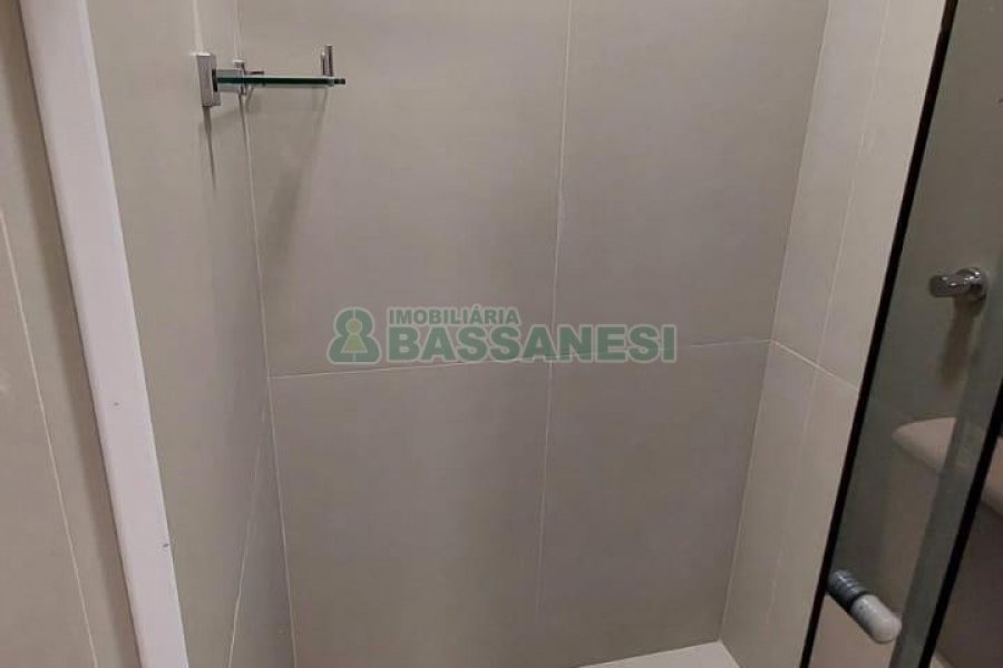 Apartamento com 70m², 3 dormitórios, 2 vagas, no bairro Santa Catarina em Caxias do Sul para Alugar