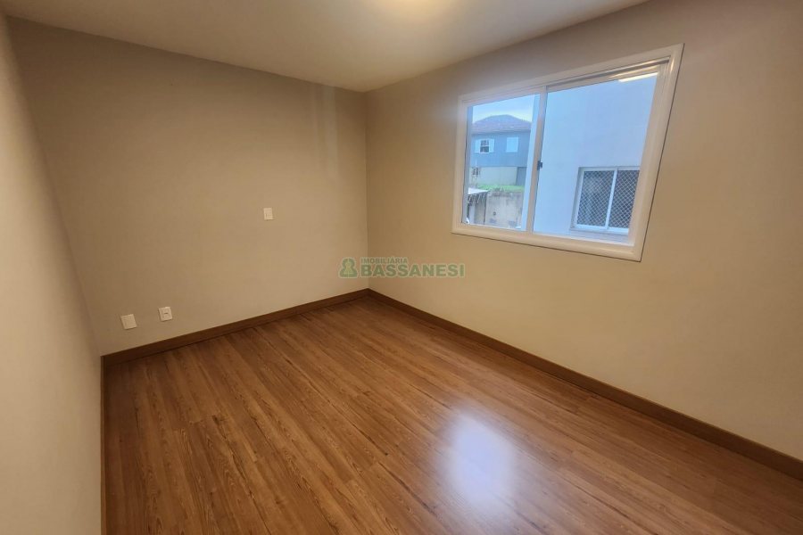 Apartamento com 70m², 3 dormitórios, 2 vagas, no bairro Santa Catarina em Caxias do Sul para Alugar