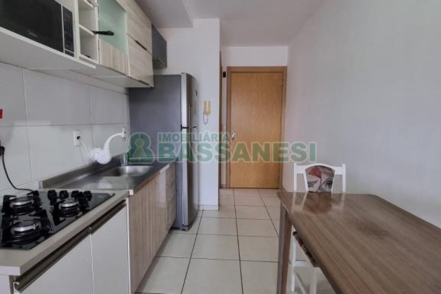 Apartamento com 50m², 2 dormitórios, 2 vagas, no bairro De Lazzer em Caxias do Sul para Alugar