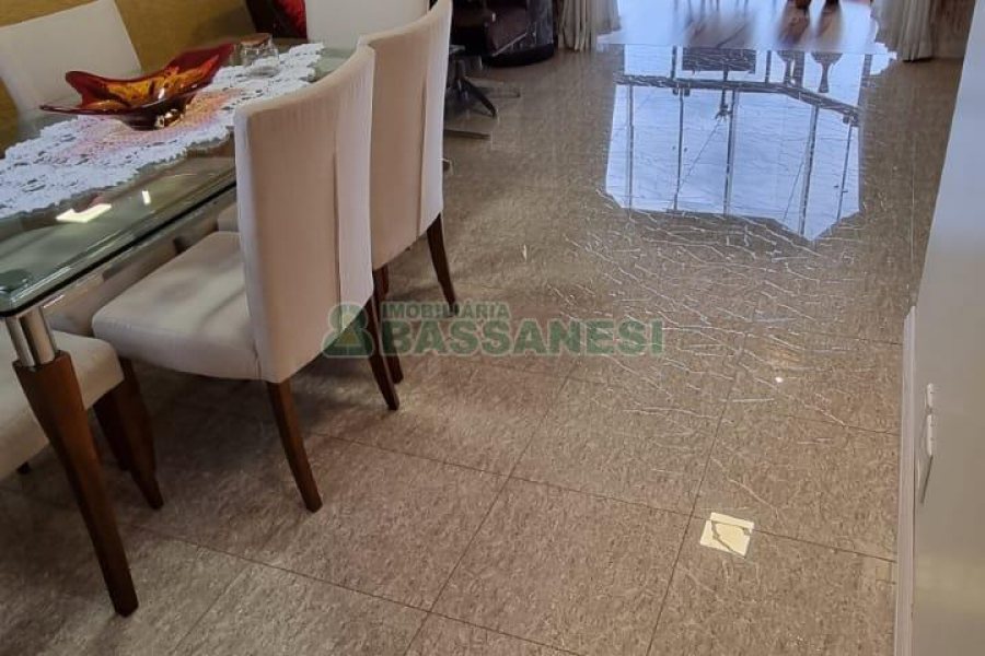 Apto/Cobertura com 149m², 3 dormitórios, 2 vagas, no bairro São Pelegrino em Caxias do Sul para Comprar