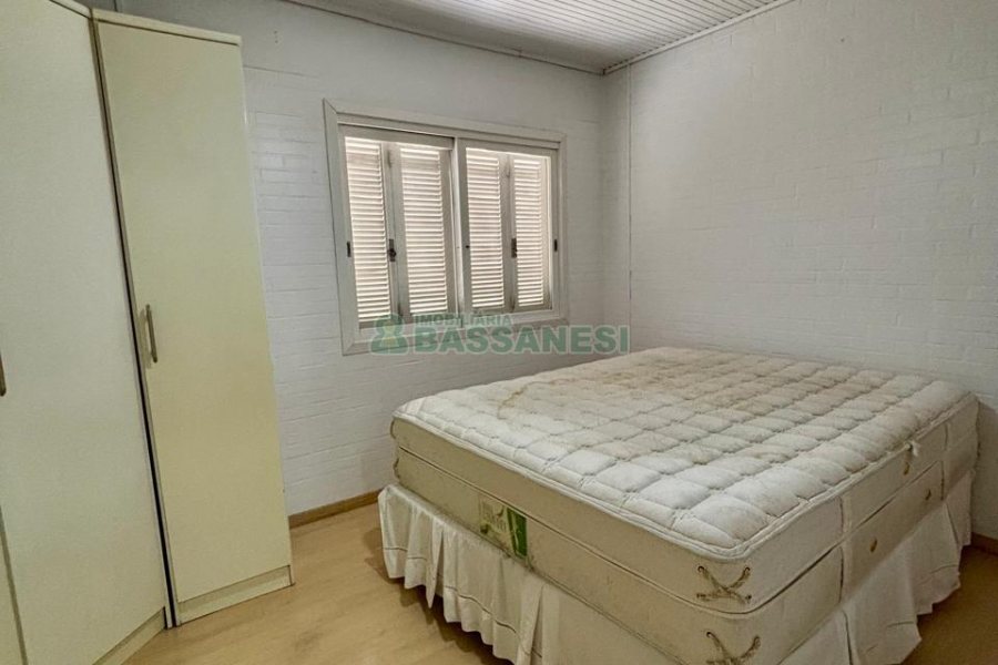 Sobrado com 127m², 3 dormitórios, 1 vaga, no bairro Santa Catarina em Caxias do Sul para Comprar