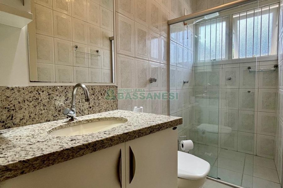 Sobrado com 127m², 3 dormitórios, 1 vaga, no bairro Santa Catarina em Caxias do Sul para Comprar