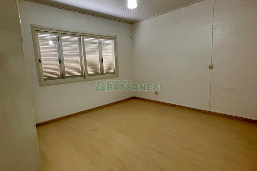 Sobrado com 127m², 3 dormitórios, 1 vaga, no bairro Santa Catarina em Caxias do Sul para Comprar