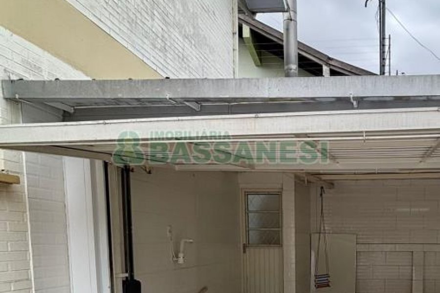 Sobrado com 127m², 3 dormitórios, 1 vaga, no bairro Santa Catarina em Caxias do Sul para Comprar