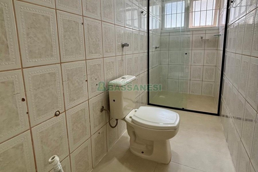 Sobrado com 127m², 3 dormitórios, 1 vaga, no bairro Santa Catarina em Caxias do Sul para Comprar