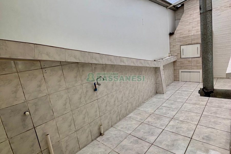 Sobrado com 127m², 3 dormitórios, 1 vaga, no bairro Santa Catarina em Caxias do Sul para Comprar