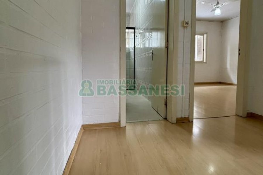 Sobrado com 127m², 3 dormitórios, 1 vaga, no bairro Santa Catarina em Caxias do Sul para Comprar