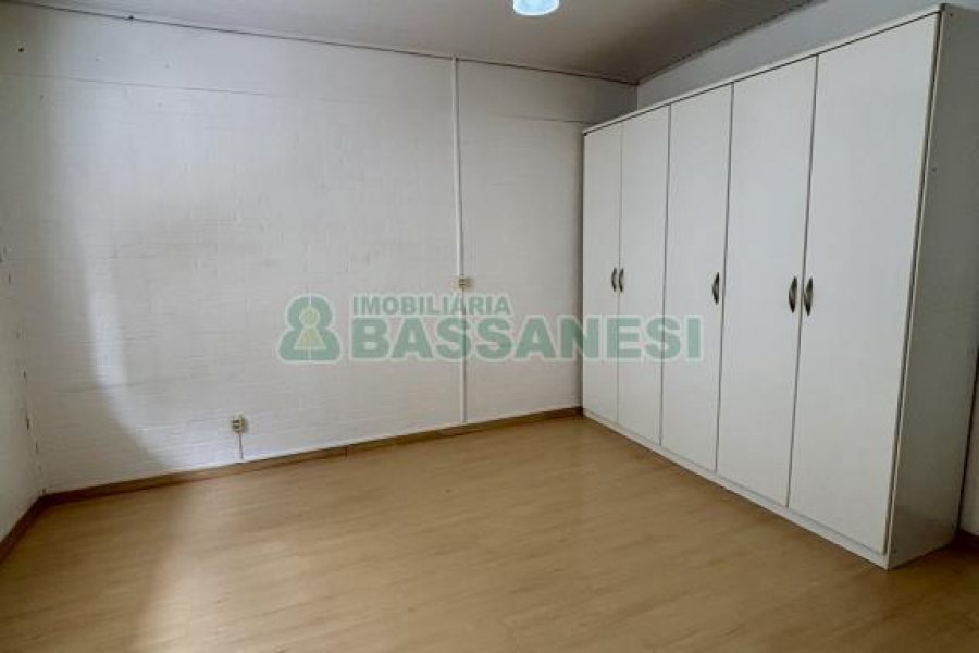 Sobrado com 127m², 3 dormitórios, 1 vaga, no bairro Santa Catarina em Caxias do Sul para Comprar