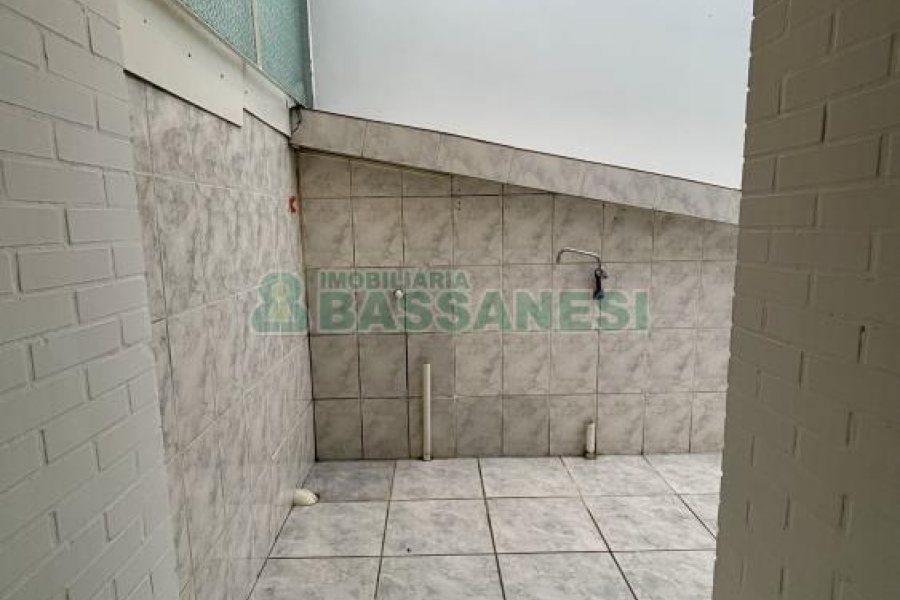 Sobrado com 127m², 3 dormitórios, 1 vaga, no bairro Santa Catarina em Caxias do Sul para Comprar