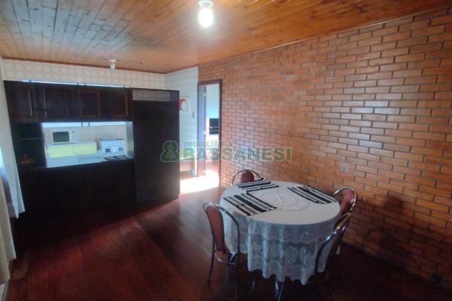 Casa com 224m², 3 dormitórios, 1 vaga, no bairro Cristo Redentor em Caxias do Sul para Comprar