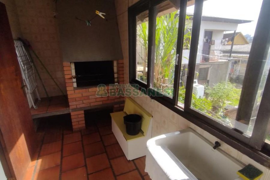 Casa com 224m², 3 dormitórios, 1 vaga, no bairro Cristo Redentor em Caxias do Sul para Comprar
