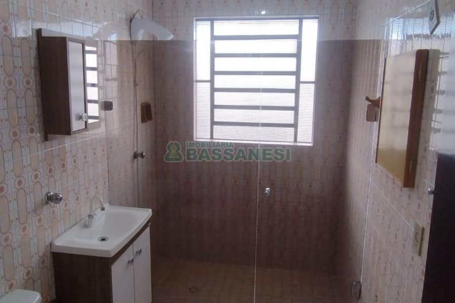 Casa com 224m², 3 dormitórios, 1 vaga, no bairro Cristo Redentor em Caxias do Sul para Comprar