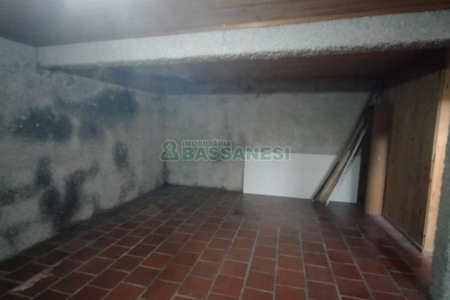 Casa com 224m², 3 dormitórios, 1 vaga, no bairro Cristo Redentor em Caxias do Sul para Comprar