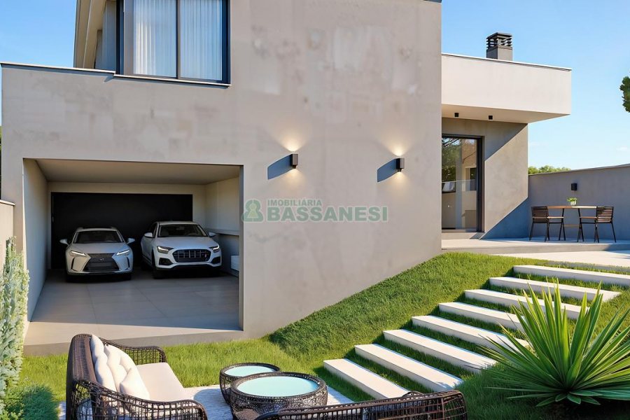 Casa com 249m², 3 dormitórios, 4 vagas, no bairro Colina Sorriso em Caxias do Sul para Comprar