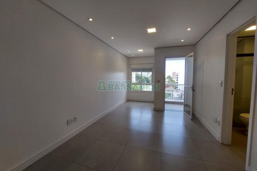 Apartamento com 42m², 1 dormitório, 1 vaga, no bairro Lourdes em Caxias do Sul para Alugar