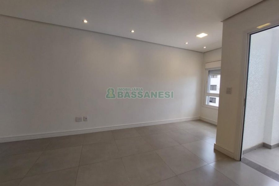 Apartamento com 42m², 1 dormitório, 1 vaga, no bairro Lourdes em Caxias do Sul para Alugar