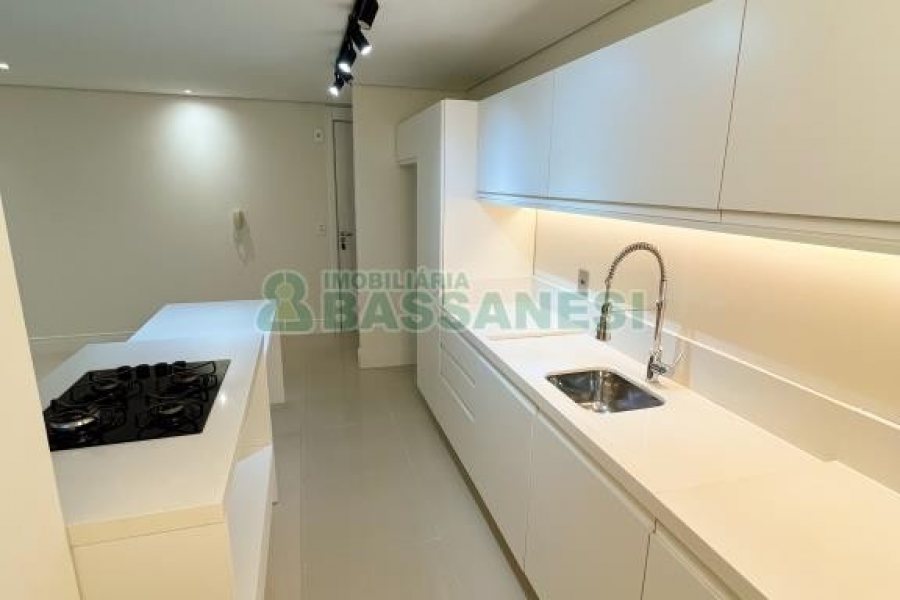Apartamento com 85m², 1 dormitório, 1 vaga, no bairro São Pelegrino em Caxias do Sul para Comprar