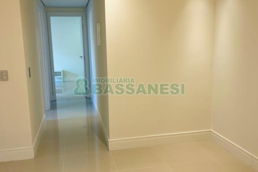 Apartamento com 85m², 1 dormitório, 1 vaga, no bairro São Pelegrino em Caxias do Sul para Comprar