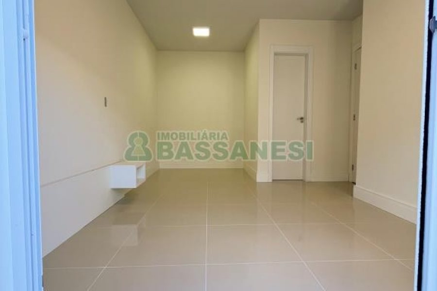 Apartamento com 85m², 1 dormitório, 1 vaga, no bairro São Pelegrino em Caxias do Sul para Comprar