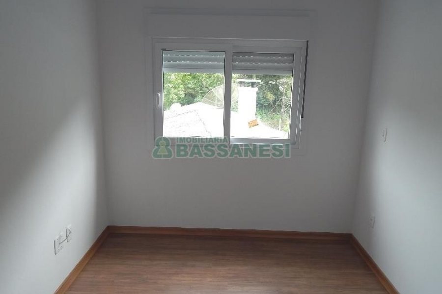 Casa com 100m², 2 dormitórios, no bairro Galópolis em Caxias do Sul para Alugar