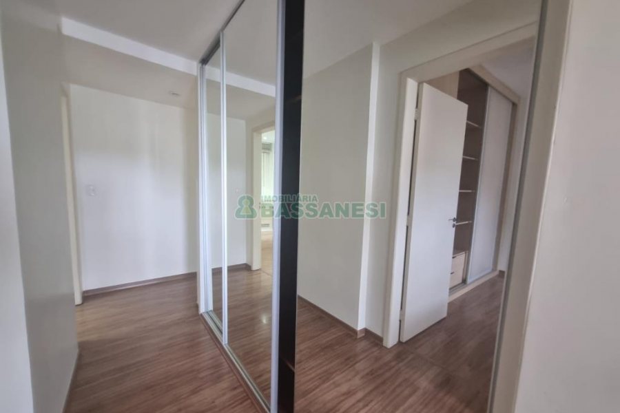 Apartamento com 140m², 3 dormitórios, 2 vagas, no bairro Centro em Caxias do Sul para Alugar ou Comprar