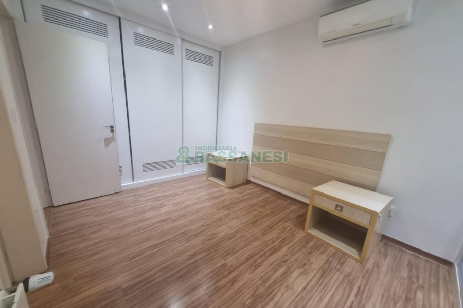 Apartamento com 140m², 3 dormitórios, 2 vagas, no bairro Centro em Caxias do Sul para Alugar ou Comprar