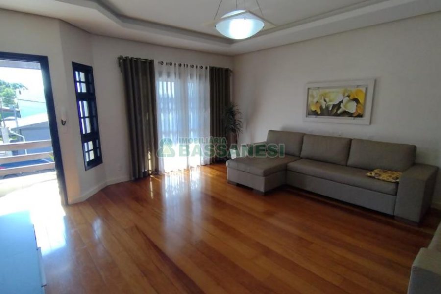 Casa com 314m², 3 dormitórios, 2 vagas, no bairro São Virgílio em Caxias do Sul para Comprar