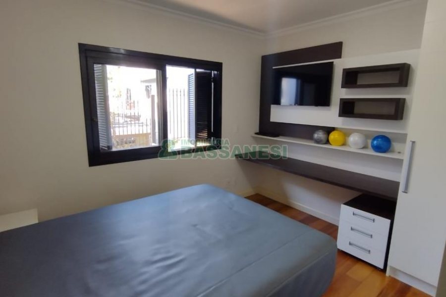 Casa com 314m², 3 dormitórios, 2 vagas, no bairro São Virgílio em Caxias do Sul para Comprar