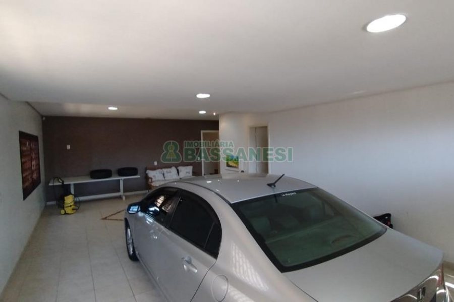 Casa com 314m², 3 dormitórios, 2 vagas, no bairro São Virgílio em Caxias do Sul para Comprar