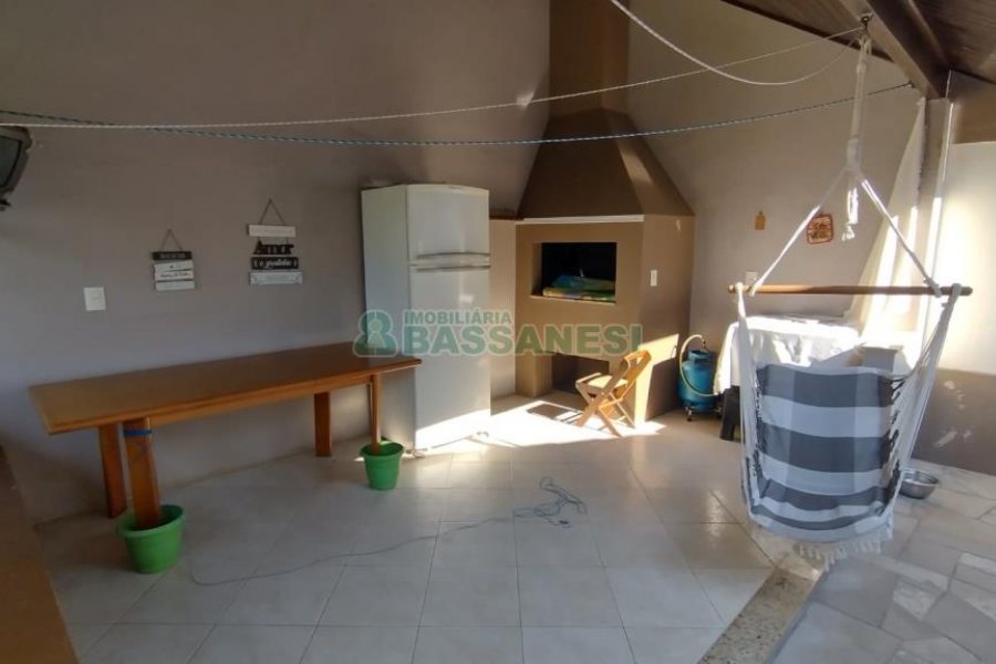 Casa com 314m², 3 dormitórios, 2 vagas, no bairro São Virgílio em Caxias do Sul para Comprar