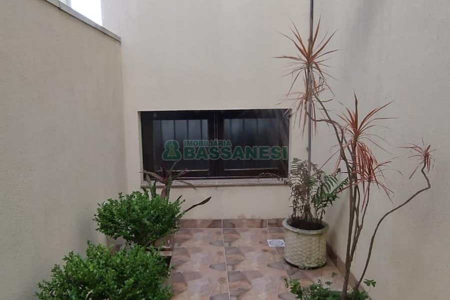 Casa com 314m², 3 dormitórios, 2 vagas, no bairro São Virgílio em Caxias do Sul para Comprar