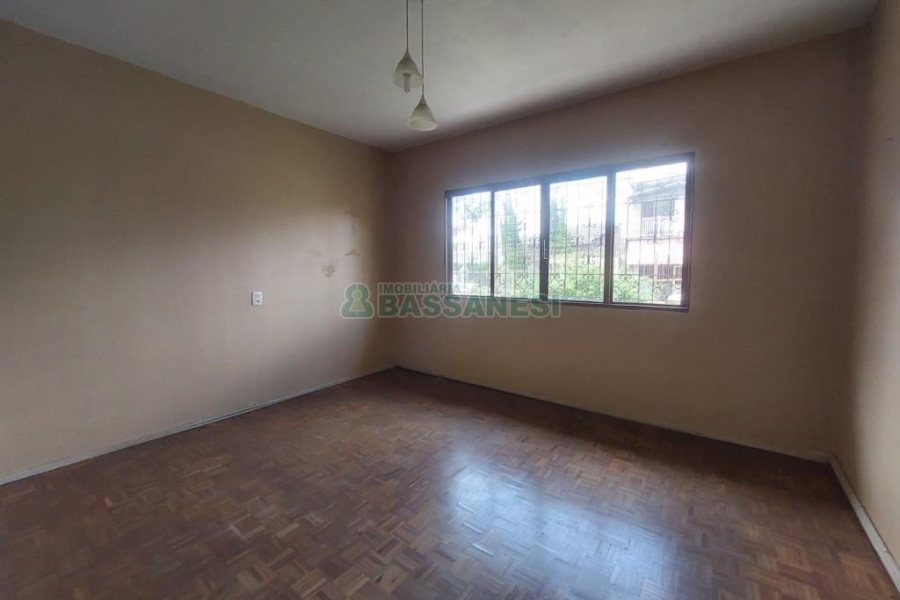 Casa com 160m², 3 dormitórios, 1 vaga, no bairro Esplanada em Caxias do Sul para Alugar