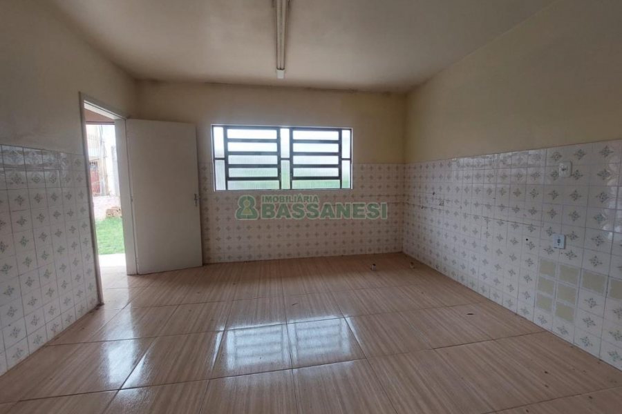 Casa com 160m², 3 dormitórios, 1 vaga, no bairro Esplanada em Caxias do Sul para Alugar