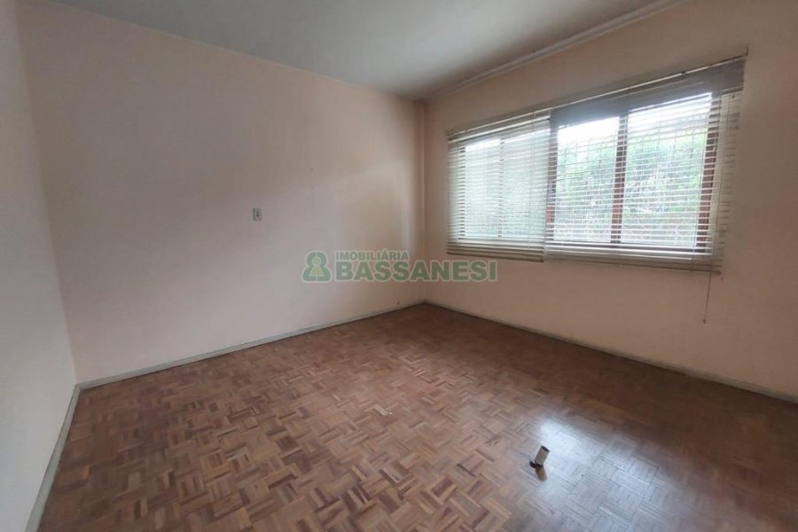 Casa com 160m², 3 dormitórios, 1 vaga, no bairro Esplanada em Caxias do Sul para Alugar