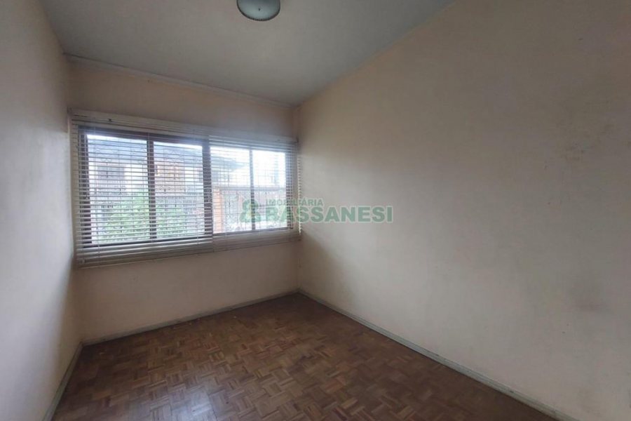 Casa com 160m², 3 dormitórios, 1 vaga, no bairro Esplanada em Caxias do Sul para Alugar