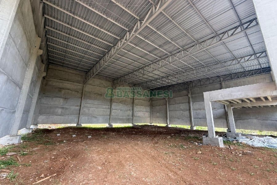 Pavilhão com 600m², no bairro São Luiz em Caxias do Sul para Alugar