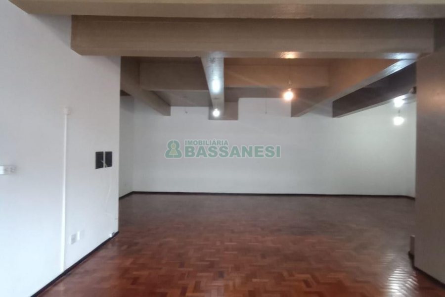 Loja com 111m², no bairro Sagrada Família em Caxias do Sul para Alugar