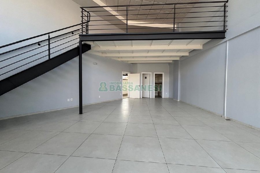 Loja com 154m², 1 vaga, no bairro Bela Vista em Caxias do Sul para Alugar