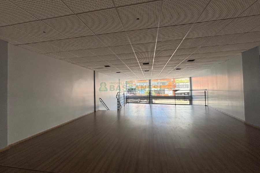 Loja com 154m², 1 vaga, no bairro Bela Vista em Caxias do Sul para Alugar