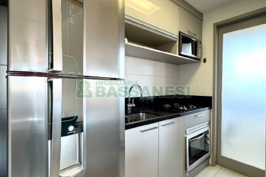 Apto Mobiliado com 47m², 2 dormitórios, 1 vaga, no bairro Desvio Rizzo em Caxias do Sul para Alugar