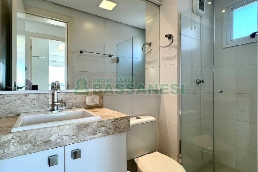 Apto Mobiliado com 47m², 2 dormitórios, 1 vaga, no bairro Desvio Rizzo em Caxias do Sul para Alugar