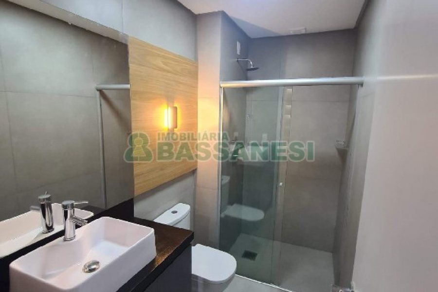 Apto Mobiliado com 51m², 1 dormitório, 1 vaga, no bairro Santa Catarina em Caxias do Sul para Alugar