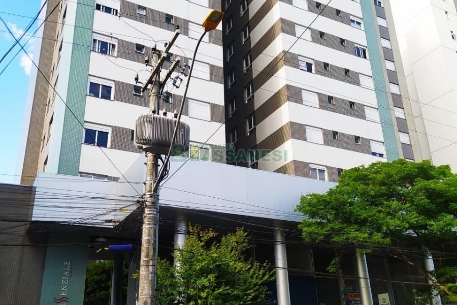 Apto Mobiliado com 54m², 1 dormitório, 1 vaga, no bairro Centro em Caxias do Sul para Alugar